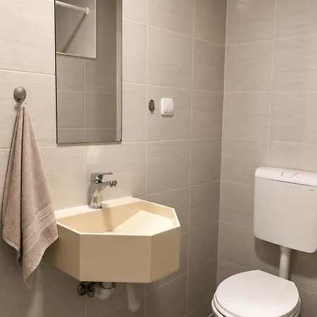 Apartment Cozy With Pool & Garden Retreat Skopje